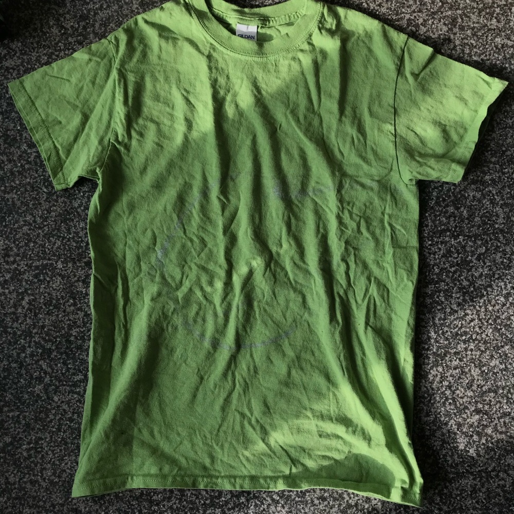 GILDAN green shirt with silver design